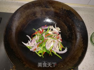 爆炒鱿鱼的做法步骤：2