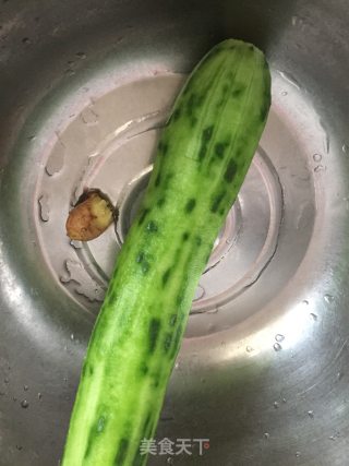 丝瓜鲜贝蛋汤的做法步骤：1