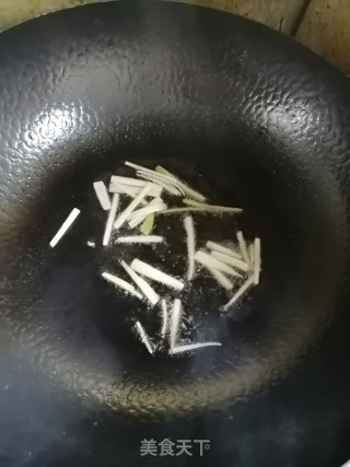 尖椒腊肠的做法步骤：4