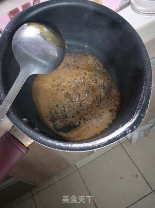家庭版焦糖港式奶茶的做法步骤：5