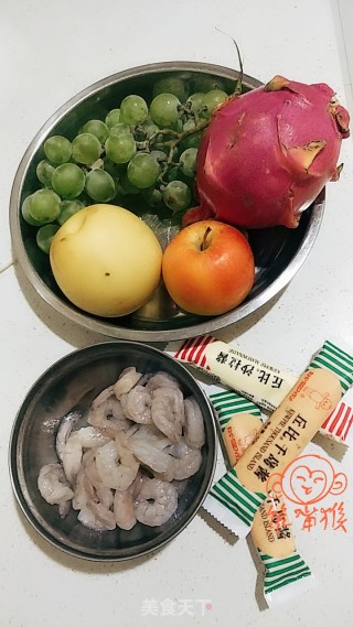 鲜果沙律虾球的做法步骤：1