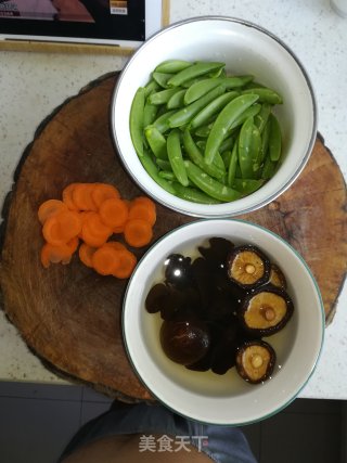 炒甜豆的做法步骤：1