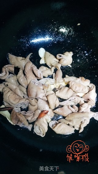 肥肠烧豆腐的做法步骤：5
