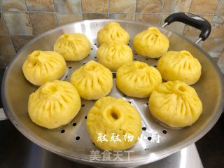 胡萝卜粉丝酸菜肉末包子的做法步骤：13