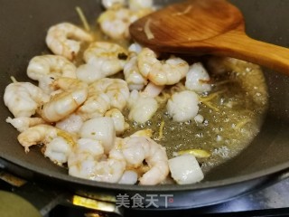 虾仁鲜贝烧冬瓜的做法步骤：3