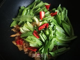 油麦菜烧豆腐皮的做法步骤：9