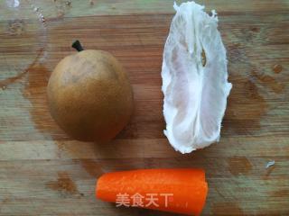 胡萝卜柚子梨果汁的做法步骤：1
