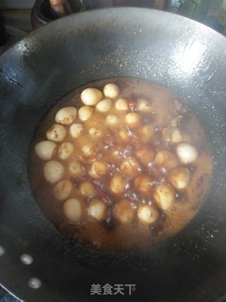 香辣鹌鹑蛋的做法步骤：7
