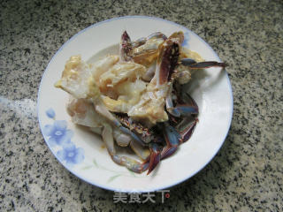 青椒炒螃蟹的做法步骤：2