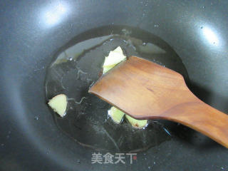 青椒炒螃蟹的做法步骤：3