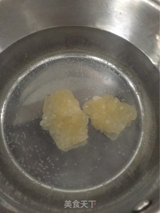黄桃罐头的做法步骤：3