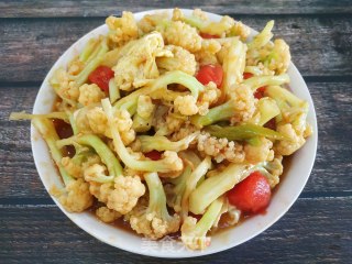 西红柿炒菜花的做法步骤：8