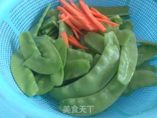 荷兰豆炒鱿鱼的做法步骤：4