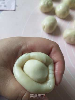 蛋黄酥的做法步骤：10