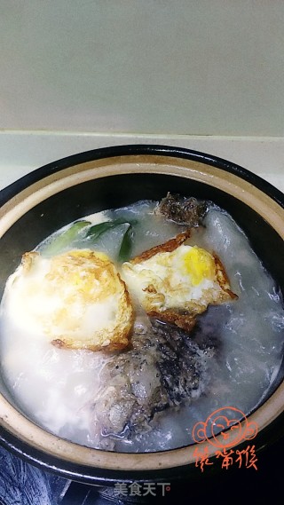 煎蛋萝卜丝奶白汤鲫鱼汤的做法步骤：9