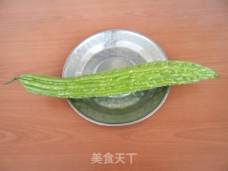 麻辣酱拌苦瓜的做法步骤：1