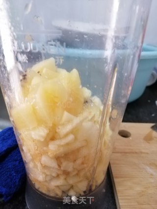 苹果系列二：苹果奇异果奶昔的做法步骤：2