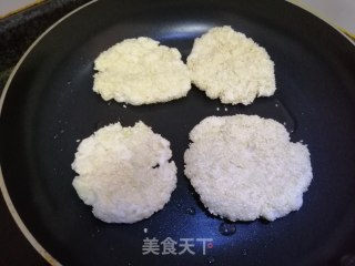 苹果系列六：苹果糯米煎饼的做法步骤：8