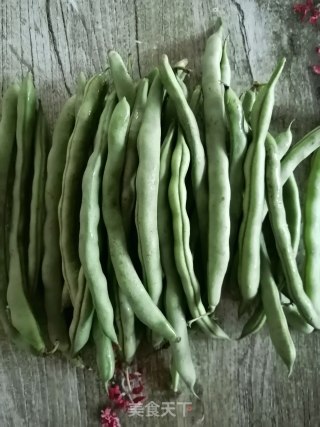 干煸豆角的做法步骤：1