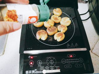 大人小孩都爱的敲扁土豆（土豆饼）的做法步骤：5