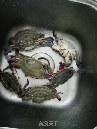 小满日食记之酱脱壳梭子蟹的做法步骤：1