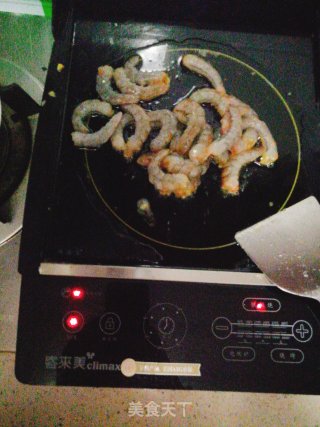 金针菇虾仁炒蛋的做法步骤：3