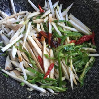 蚝油青椒鲍菇丝的做法步骤：6