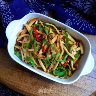 蚝油青椒鲍菇丝的做法步骤：8