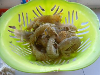 蒜香虾爬子的做法步骤：2