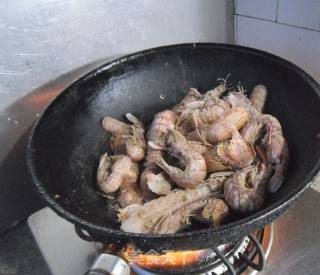 蒜香虾爬子的做法步骤：7