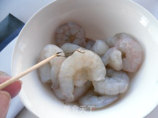 虾仁芹菜的做法步骤：3