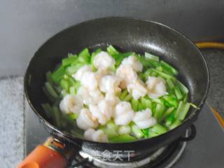 虾仁芹菜的做法步骤：11