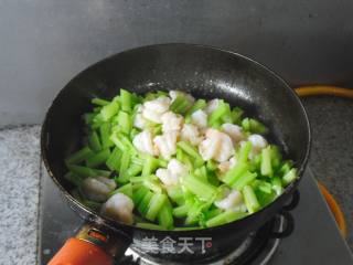虾仁芹菜的做法步骤：12