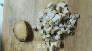 酥皮奶油鲍鱼浓汤的做法步骤：1