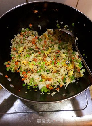 【祥瑞宝宝餐桌】之芦笋胡萝卜蛋炒饭的做法步骤：9