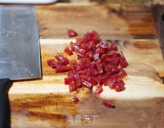青豆炒腊肠的做法步骤：3
