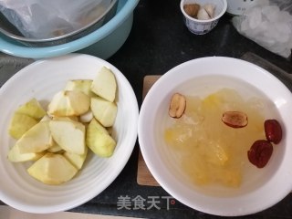 苹果系列三：苹果山药银耳甜汤的做法步骤：3