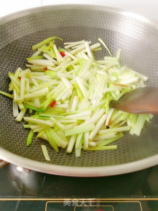韭黄炒鸡蛋的做法步骤：6