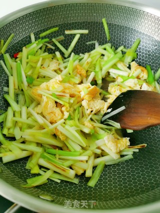韭黄炒鸡蛋的做法步骤：7