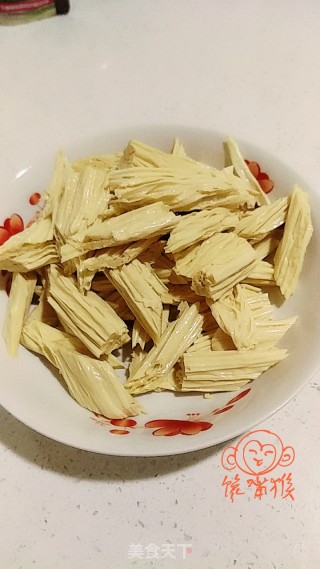 酱爆腐竹的做法步骤：3