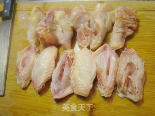 葱味鸡翅膀--家常下饭菜的做法步骤：1