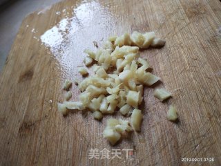 家常版炒泡酸菜的做法步骤：4