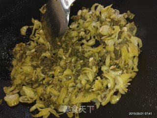 家常版炒泡酸菜的做法步骤：6
