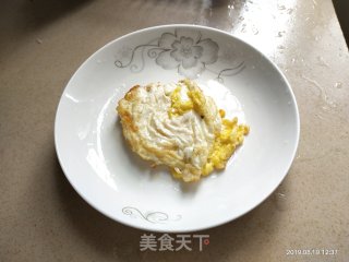 海鲜菇荷包蛋煮河粉的做法步骤：3