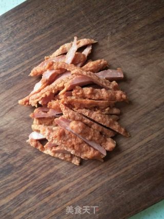 鸡肉肠炒茄子的做法步骤：2