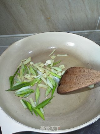 鸡肉肠炒茄子的做法步骤：7