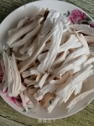油炸杏鲍菇的做法步骤：2