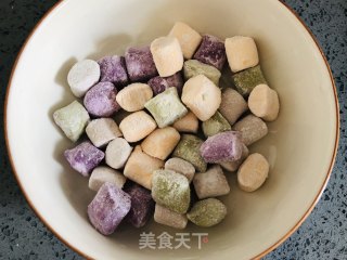 港式奶茶芋圆，Q弹软糯，奶香浓郁的做法步骤：1