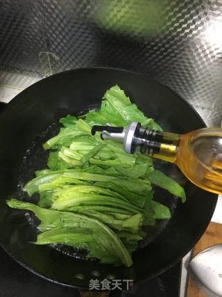 蒜蓉油麦菜的做法步骤：2