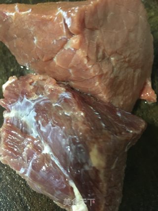 榨菜蒸牛肉的做法步骤：1